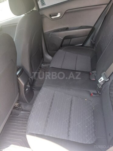 Kia Rio-7