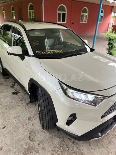 Toyota RAV4-4