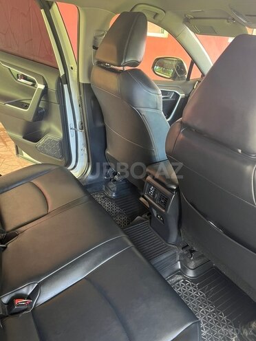 Toyota RAV4-7