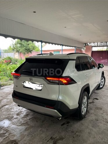 Toyota RAV4-5