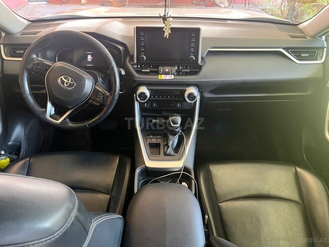 Toyota RAV4-6