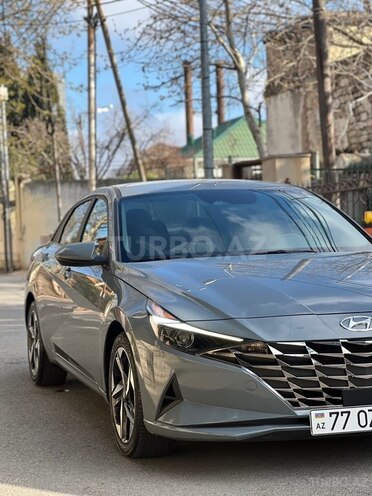 Hyundai Elantra-9