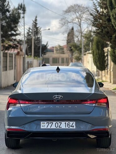 Hyundai Elantra-2
