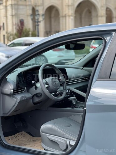 Hyundai Elantra-17