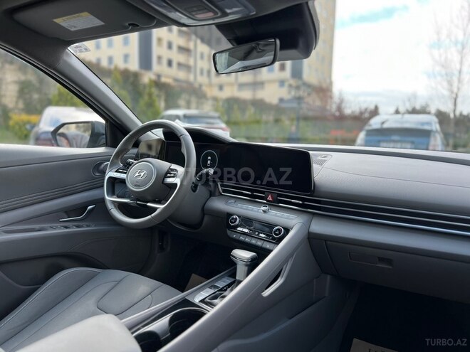 Hyundai Elantra-19