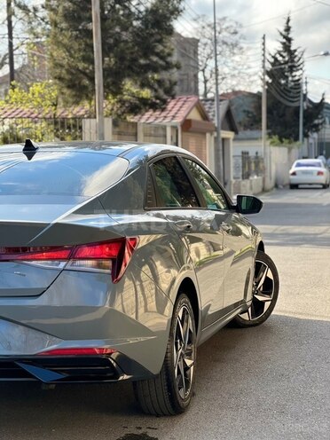 Hyundai Elantra-15