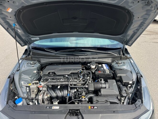 Hyundai Elantra-21