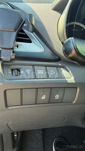 Hyundai Santa Fe-15