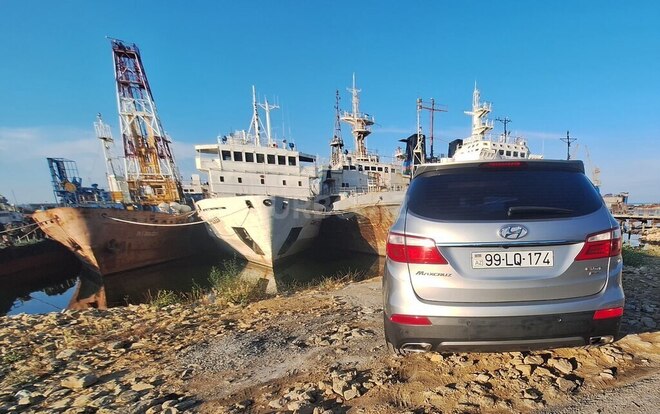 Hyundai Grand Santa Fe-11