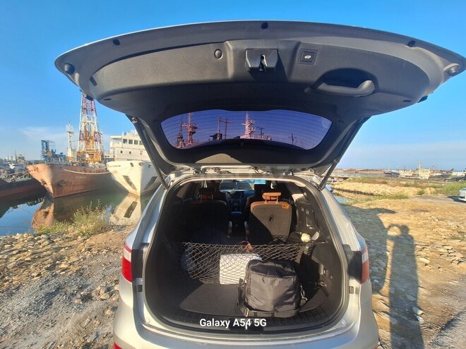 Hyundai Grand Santa Fe-14