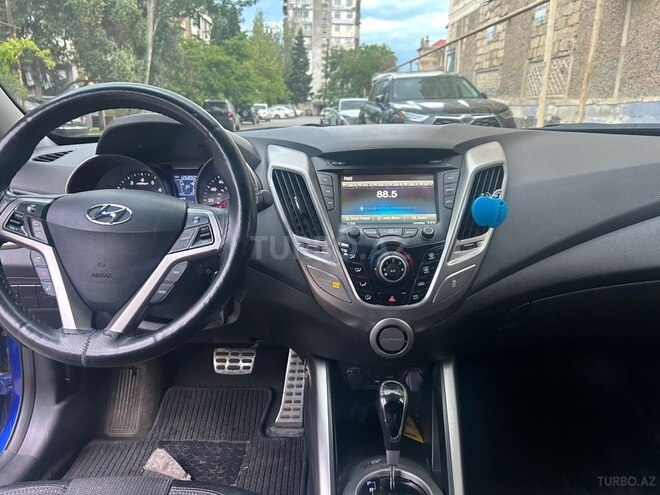 Hyundai Veloster-8