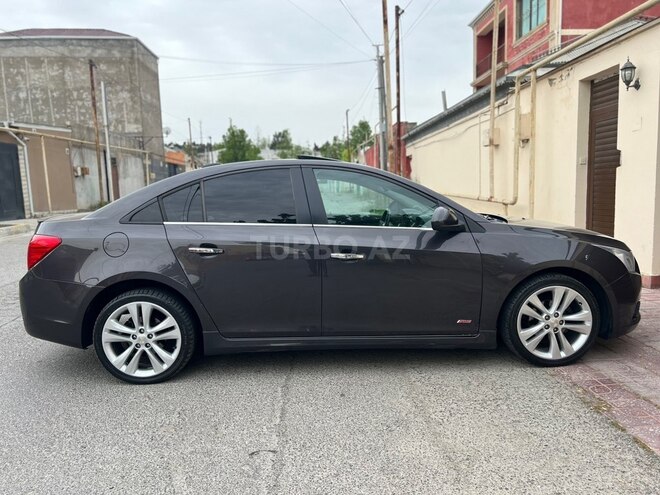 Chevrolet Cruze-16
