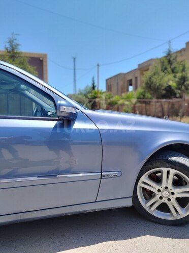 Mercedes E 240-4