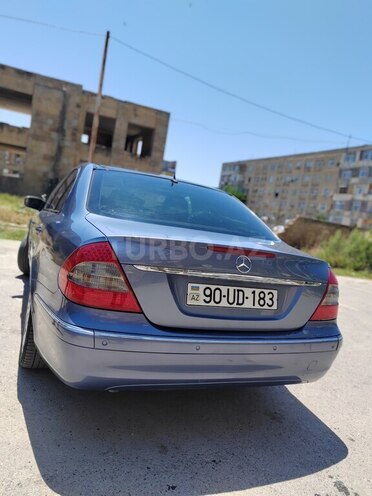 Mercedes E 240-3