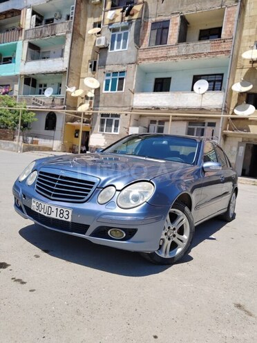 Mercedes E 240-2