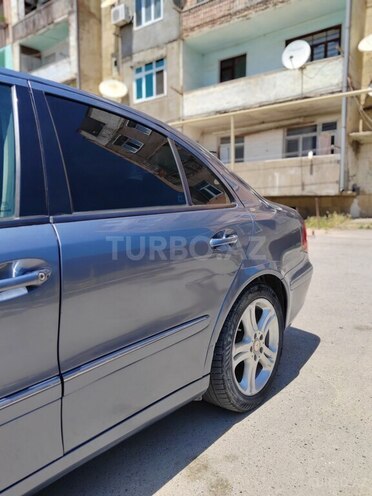 Mercedes E 240-5