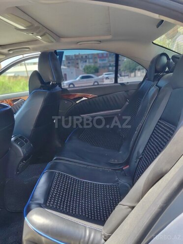 Mercedes E 240-10