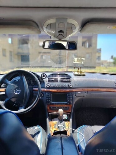 Mercedes E 240-8
