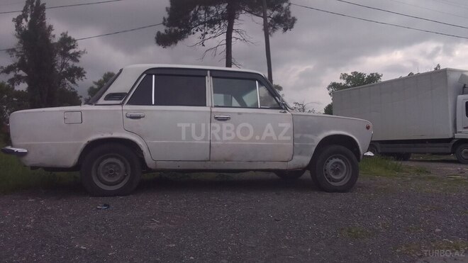 LADA (VAZ) 21011-2
