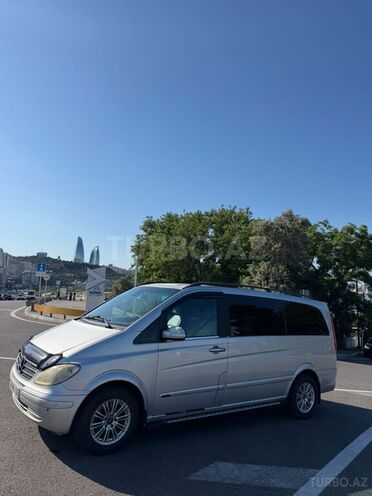 Mercedes Viano-5