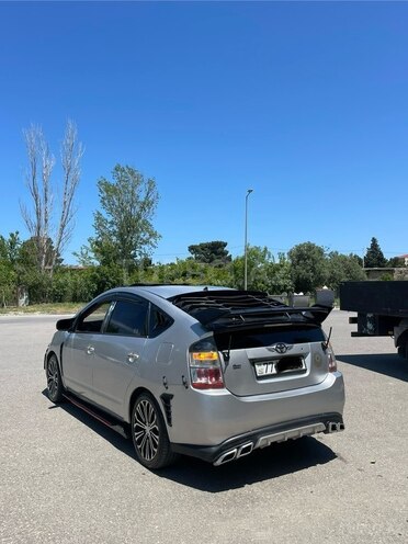 Toyota Prius-7