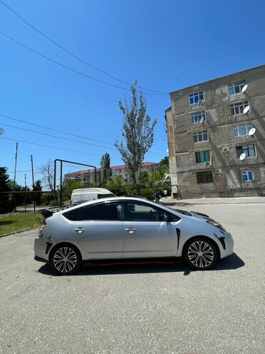 Toyota Prius-4