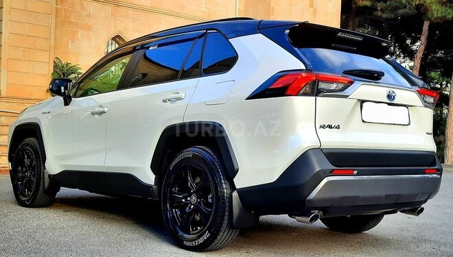 Toyota RAV4-16