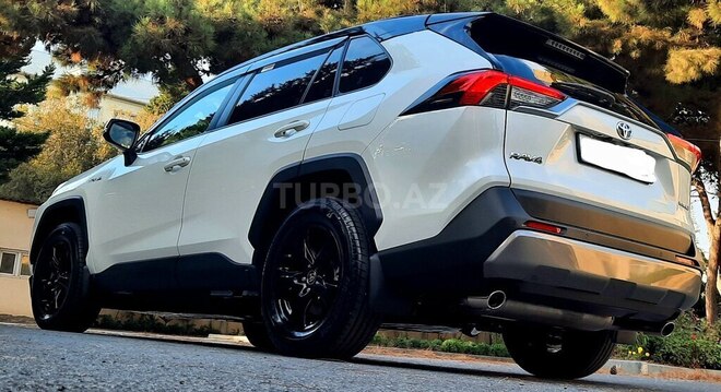 Toyota RAV4-15