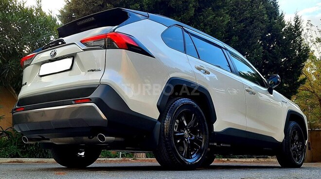 Toyota RAV4-14