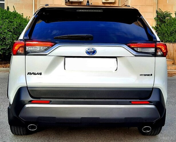 Toyota RAV4-17