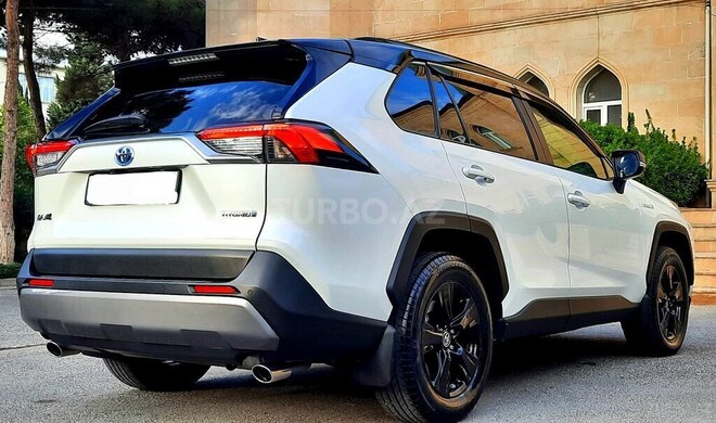 Toyota RAV4-18