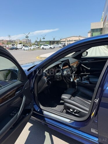 BMW 530e-8