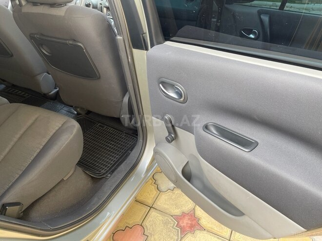 Renault Scenic-13