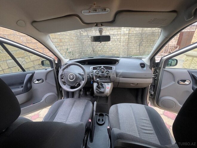 Renault Scenic-6