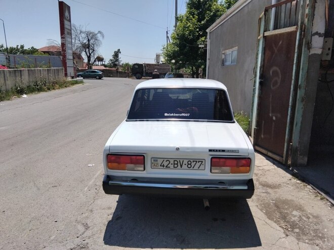 LADA (VAZ) 2107-2
