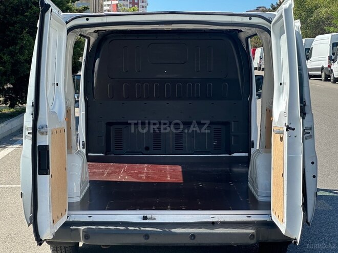 Ford Transit-8