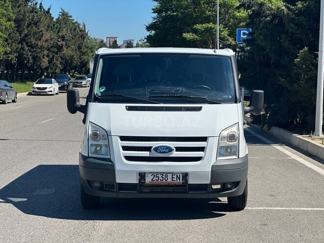 Ford Transit-2