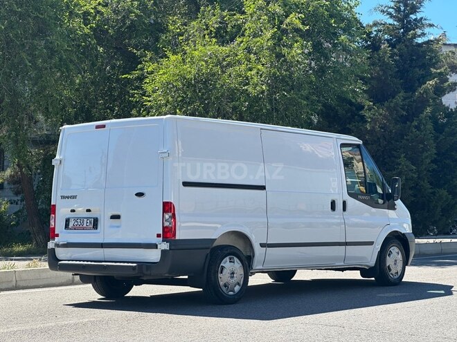 Ford Transit-4