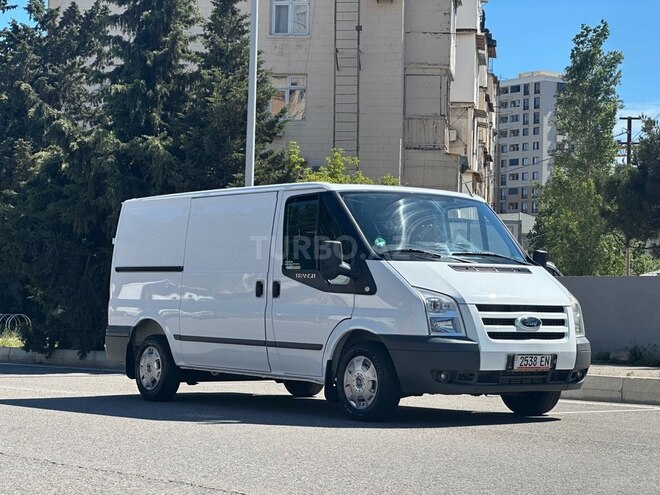 Ford Transit-1
