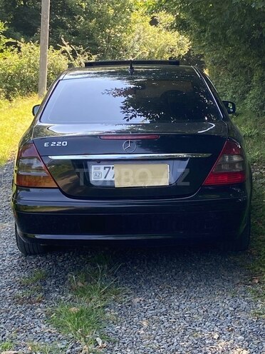 Mercedes E 220-3