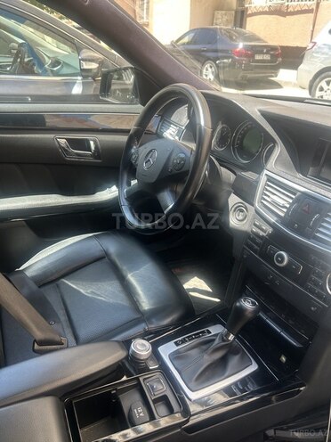 Mercedes E 250-9