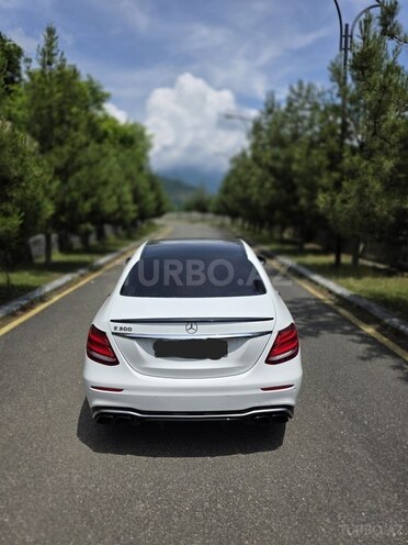 Mercedes E 300-2