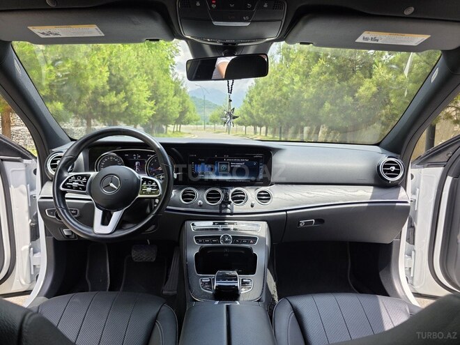 Mercedes E 300-6