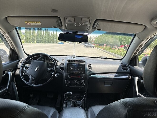 Kia Sorento-11