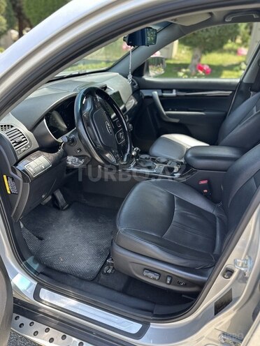 Kia Sorento-14