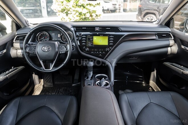 Toyota Camry-11