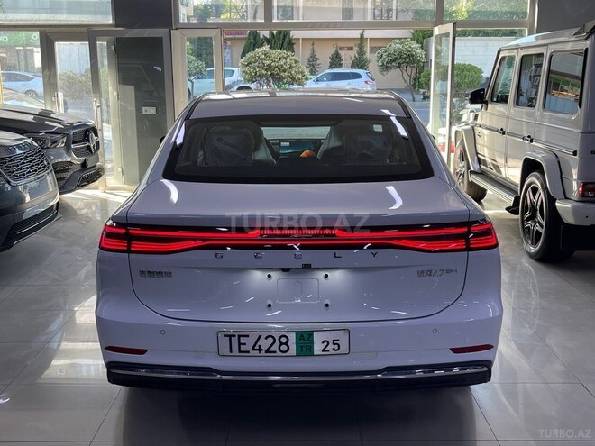 Geely Galaxy A7-8
