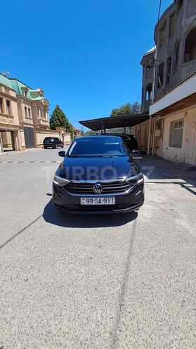 Volkswagen Polo-1
