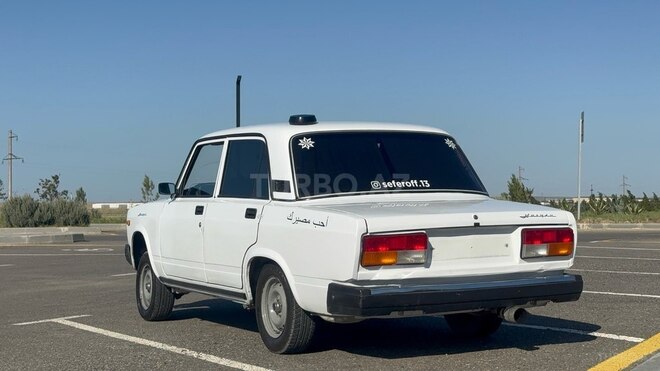 LADA (VAZ) 2107-2
