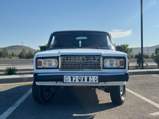 LADA (VAZ) 2107-1